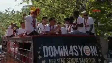 Galatasaray İstanbul'da Şampiyonluk Turu Attı