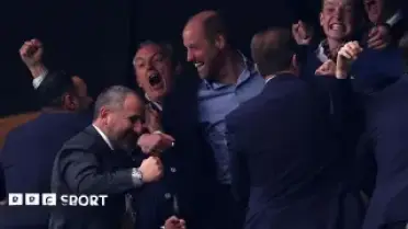 Aston Villa, Freiburg'u 3-0 Yenerek 44 Yıl Sonra Avrupa Ligi'nde Şampiyon Oldu