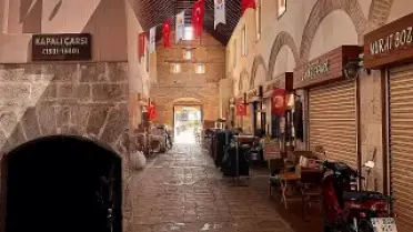 Adana Kapalı Çarşı'da Restorasyon Sonrası Boş Alanlar: Esnaftan Tanıtım Çağrısı