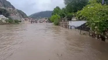 Amasya Valisi Bakan'dan Yeşilırmak Taşkın Uyarısı
