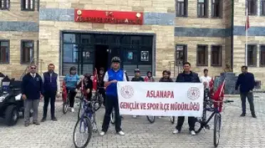Aslanapa'da Gençlik Haftası Kapsamında Bisiklet Turu Düzenlendi