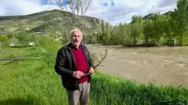 Çoruh Vadisi'nde Karların Erimesiyle Su Seviyesi Yükseldi, Evler Tahliye Ediliyor