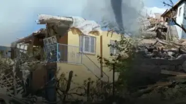 Çorum, Çankırı ve İzmir'de Hortum Felaketi: Evler Yıkıldı, Çatılar Uçtu