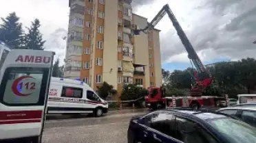 Denizli'de Çatı Tamiratı Sırasında Yıldırım Düşmesi: 2 İşçi Yaralandı