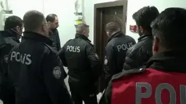 Erzurum'da 17 Yaşındaki Y.A.Y., Anneannesini Bıçaklayıp Rehin Aldı