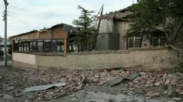 Eskişehir'de Yıldırım Caminin Minare Yıkıldı