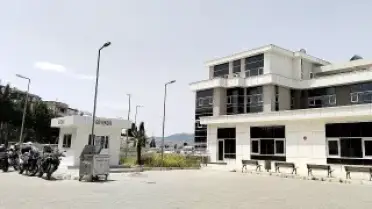 İzmir'de Şantiyede Yanmış Kadın Cesedi Bulundu: Bir Kişi Gözaltına Alındı