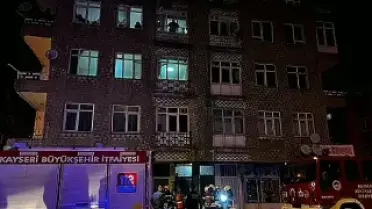 Kayseri'de 4 Katlı Binanın Bodrumunda Yangın Çıktı