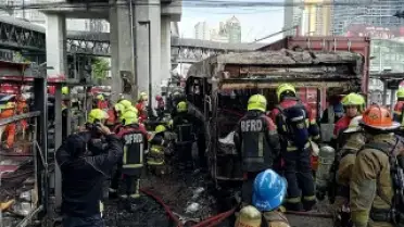 Yük Treni Halk Otobüsüne Çarptı: 8 Kişi Hayatını Kaybetti