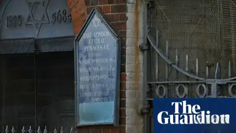 Londra'da Eski Sinagoğa Saldırı Düzenleyen İki Kişi Tutuklandı