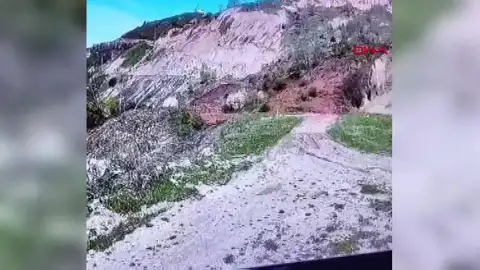 Tokat'ta Heyelan Kamerada: Dik Yamaçtan Toprak Kaydı