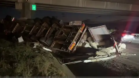 Düzce'de Otoyolda TIR Kazası: 6 Yaralı