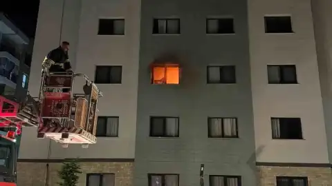Adıyaman'da binada çıkan yangın: 2 kişi dumandan etkilendi