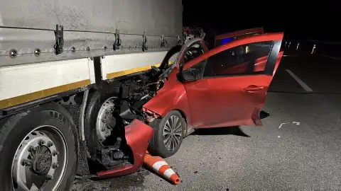 Edirne'de Tıra Arkadan Çarpan Otomobilin Sürücüsü Hayatını Kaybetti