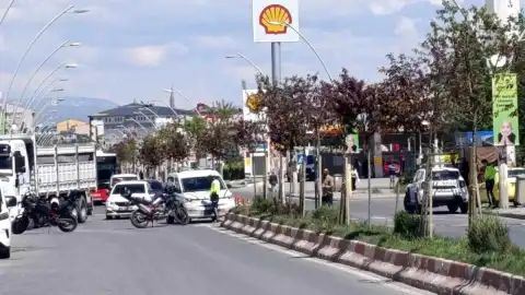 Ağrı'da Adliye Yakınında Bulunan Şüpheli Çanta Kontrollü Şekilde İmha Edildi