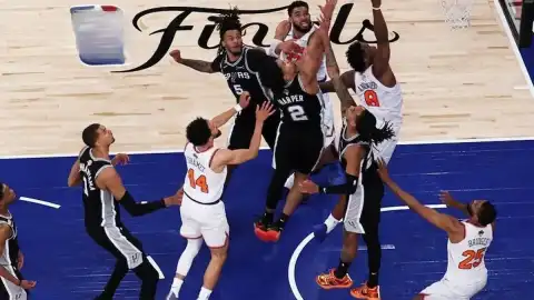 NBA'de New York Knicks 53 Yıl Sonra Şampiyonluğa Ulaştı