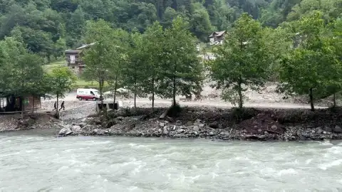 Rize'de Kayıp Şahıs Bulundu, Arama Kurtarma Botu Devrildi: 1 Personel Hayatını Kaybetti