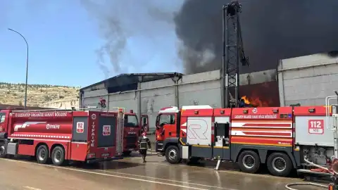 Gaziantep'teki Tekstil Fabrikasında Yangın: Müdahale Devam Ediyor