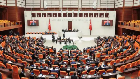 Meclis'te Emniyet Teşkilatı Kanunu ve Bazı Düzenlemeleri İçeren Kanun Teklifi Kabul Edildi