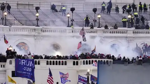 Trump'ın "Silahsızlandırma Karşıtı" Fonu Hukuki Uzmanlarca Eleştirildi