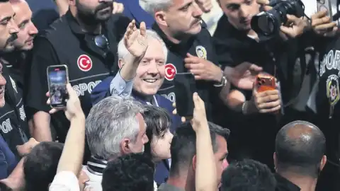 Aziz Yıldırım: 'Fenerbahçe Şampiyon Olacak, Gerekli Takviyeler Yapılacak'