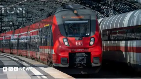 Almanya'da IT Arızası Nedeniyle Demiryolu Ağında Tam Durma Yaşandı