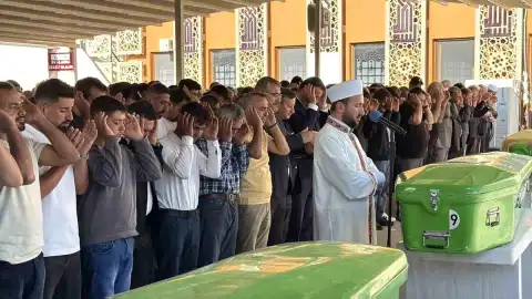 Sivas'ta Feci Kazada Hayatını Kaybeden Eşler Birlikte Toprağa Verildi
