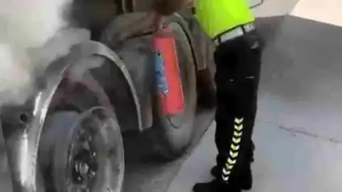 Şanlıurfa'da Alev Alan Tanker Faciasını Jandarma Önledi