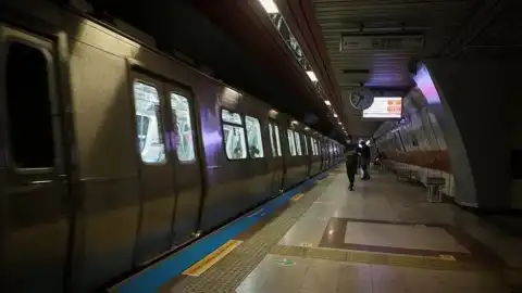 M7 Metro Hattı'nda Teknik Arıza: Yolcular Tünelde Yürümek Zorunda Kaldı