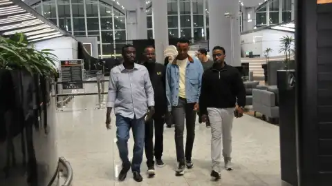 ABD'ye Girişi İzin Verilmeyen Somalili Hakem Omar Artan Ülkesine Döndü