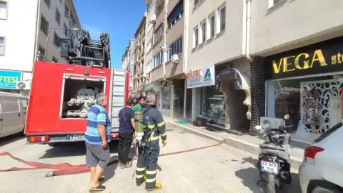 Keşan'da Apartman Bodrumunda Çıkan Yangın Kontrol Altına Alındı