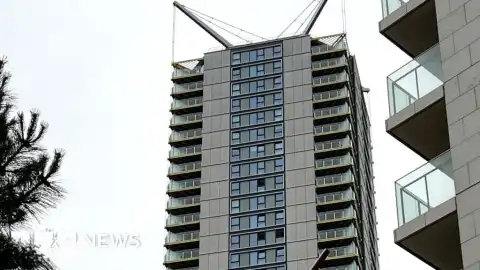 Londra'da Yüksek Bina Dairesinden Düşerek Hayatını Kaybeden Aile Kimliklendirildi