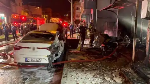 Bursa'da Mobilya Deposu Kül Oldu