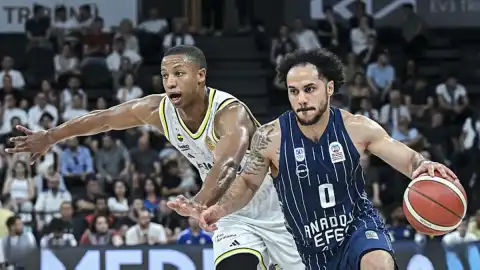 Anadolu Efes, Fenerbahçe Beko Karşısında Galip Geldi