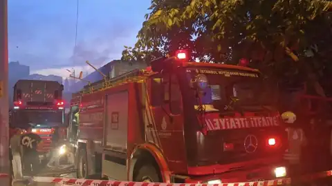 Ataşehir'de Mobilya İmalathanesinde Yangın: Yaralı Yok