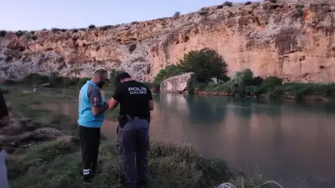 Adıyaman'da Göksu Çayında Akıntıya Kapılan Genç İçin Arama Kurtarma Çalışmaları Sürüyor
