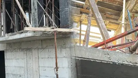 Kütahya'da inşaat iskelesinin çökmesi sonucu 3 işçi yaşamını yitirdi
