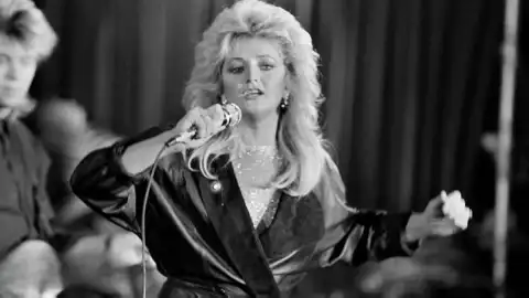 Müzik Dünyasının Efsane Sesi Bonnie Tyler Hayatını Kaybetti