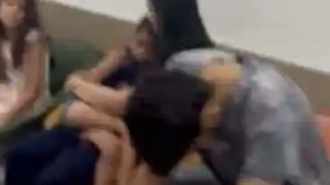 Kuşadası'ndaki 5 Yıldızlı Otelde Zehirlenme Şüphesi: 30 Kişi Hastaneye Kaldırıldı