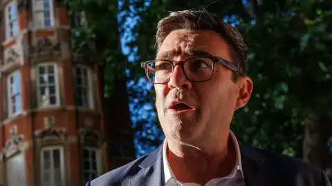 Labour Partisi Liderlik Yarışında Andy Burnham 349 Milletvekilinin Desteğini Aldı