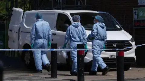 Londra'da Ev Baskını: Genç Anne Uyurken Öldürüldü