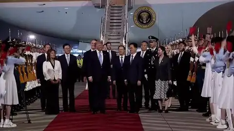 ABD Başkanı Trump, Çin'e İndi: Kritik Zirve Pekin'de Gerçekleşecek