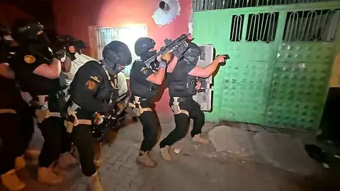 Adana'da DEAŞ'ın 'uyuyan hücresi'ne operasyon: 16 şüpheli yakalandı