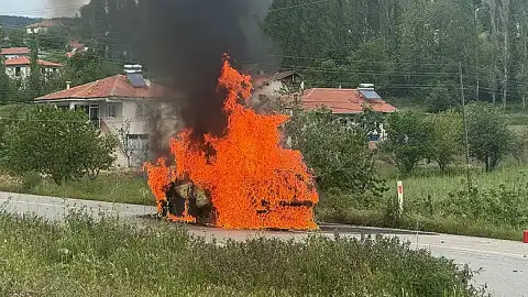 Amasya'da Trafik Kazası: Dede ve Torunu Hayatını Kaybetti, 2 Kişi Yaralandı