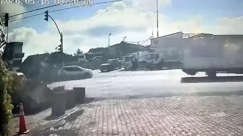 Arnavutköy'de Zincirleme Kaza: 5 Yaralı