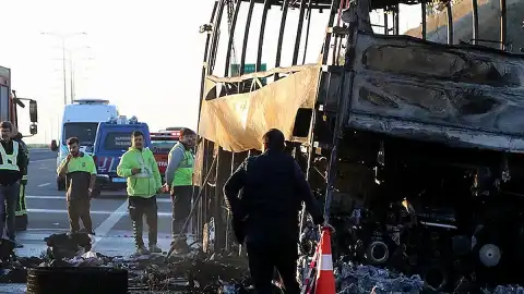 Aydın-Denizli Otoyolu'nda Feci Kaza: 8 Kişi Hayatını Kaybetti, 16 Kişinin Tedavisi Sürüyor
