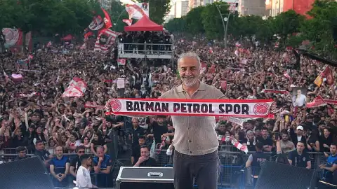 Batman Petrolspor'un Şampiyonluk Kutlamalarına Ünlü İsimler Akın Etti