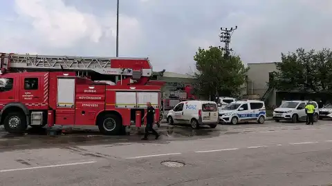 Bursa'da Sunta Fabrikasında Yangın: İtfaiye Ekipleri Hızla Müdahale Etti