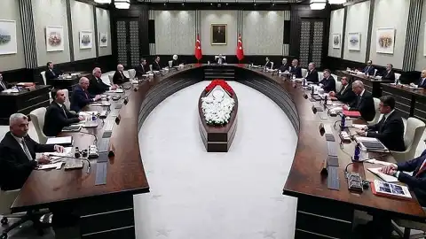 Cumhurbaşkanlığı Kabinesi Toplandı: Orta Doğu ve Terör Gündemde