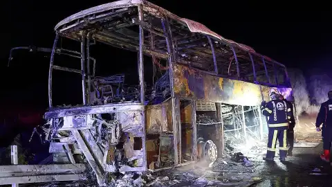 Denizli'de Otobüs Kazası: 7 Kişi Hayatını Kaybetti, 30 Yaralı